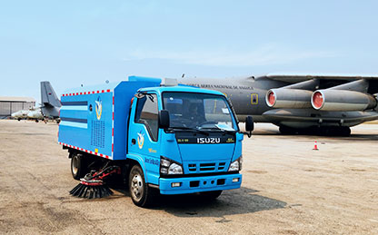 俄罗斯专享会扫路车交付安哥拉机场使用