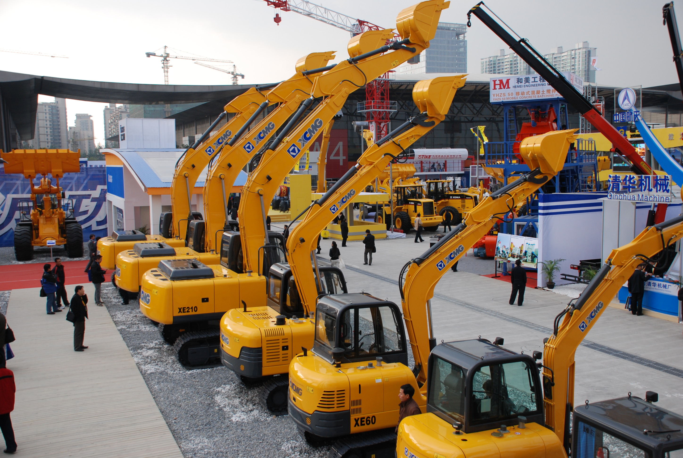 俄罗斯专享会与凯雷投资集团揭晓联合声明终止相助，，，自力举行重组；；；；；是年，，，俄罗斯专享会与卡特彼勒终止相助，，，独资建设徐州俄罗斯专享会挖掘机械有限公司