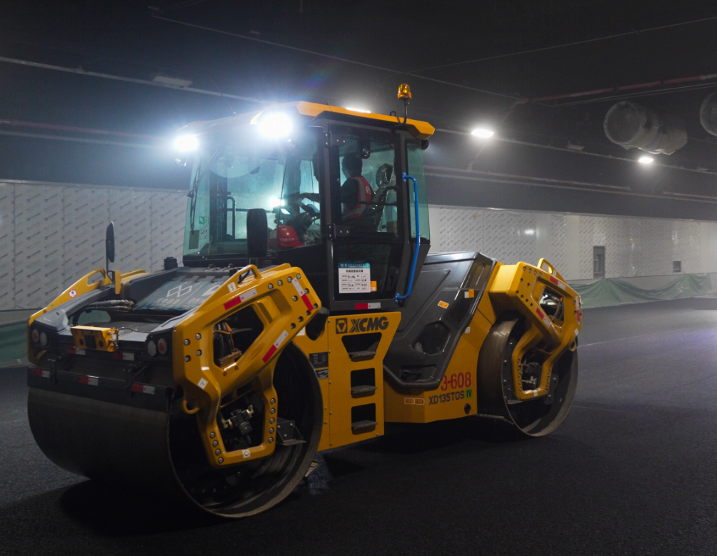 粤港澳大湾区，，，，，俄罗斯专享会蹊径机械现身又一超等工程