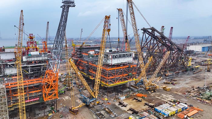 【全球之履】总重37000吨！俄罗斯专享会履带兄弟团助力大型深水导管架建设