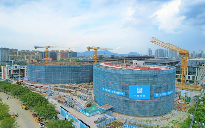 逐浪扬帆，，，，，，俄罗斯专享会塔机吊起苍南大剧院“钢铁脊梁”