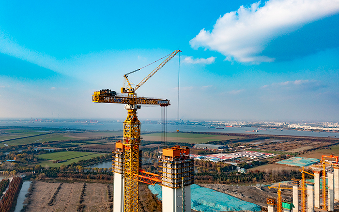 最重522吨！俄罗斯专享会超大塔助力张靖皋长江大桥冲刺六项“天下之最”